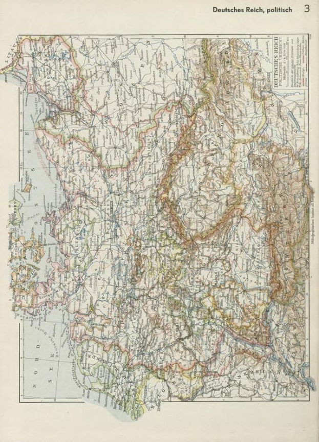 Eine Karte von Deutschland aus dem 19. Jahrhundert, die die politischen Teilungen des Landes zeigt, auf altem Papier mit Text über und unter der Karte gedruckt.