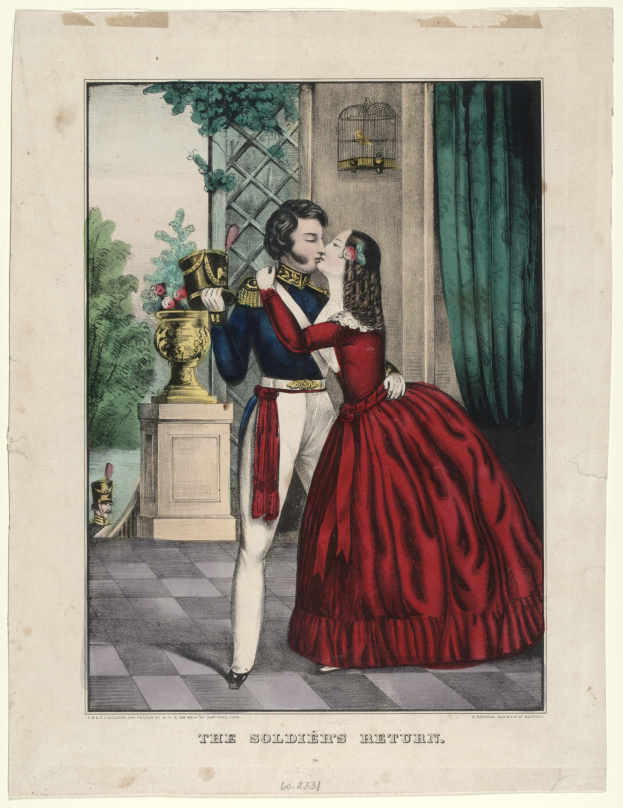 Ein Mann und eine Frau in einem roten Kleid umarmen und küssen sich vor einem Fenster, mit einem Blumenstrauß auf einem Sockel im Vordergrund, Bäumen im Hintergrund und einem Vorhang auf der rechten Seite.