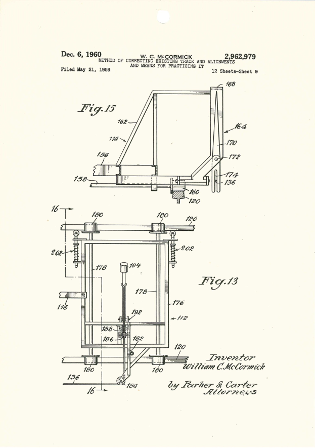 Eine Zeichnung einer Maschine auf Papier mit Text und Zahlen betitelt "W.C. McCormick Patent 2,962,979 - Methode zur Korrektur bestehender Spur und Ausrichtung".