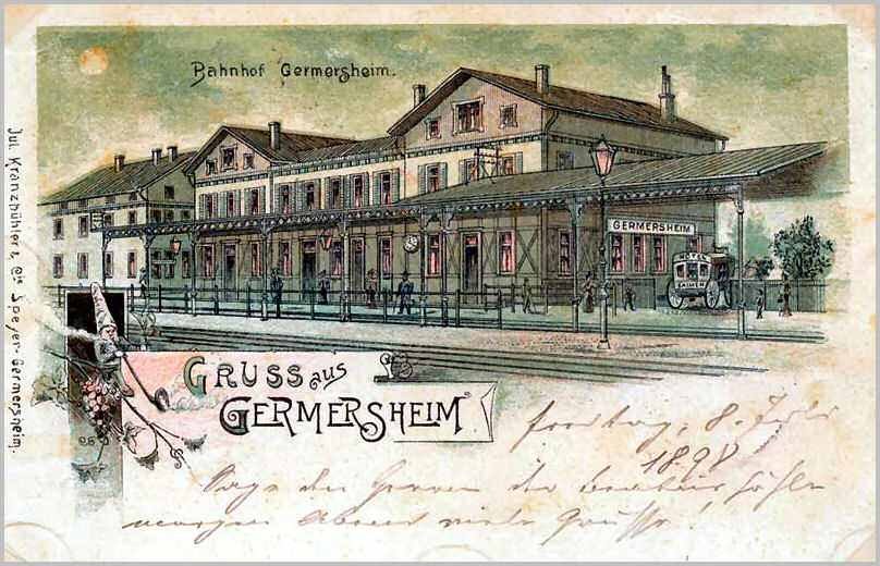 Alte Postkarte zeigt den Bahnhof Germersheim in Deutschland mit Menschen, Fahrzeugen, Bäumen und einem bewölkten Himmel.