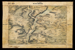 Ein altes topografisches Kartenbild von Kallmunz, Deutschland, auf einem schwarzen Hintergrund, das Straßen, Berge und andere geografische Merkmale mit beschrifteten Städten und Ortschaften zeigt.