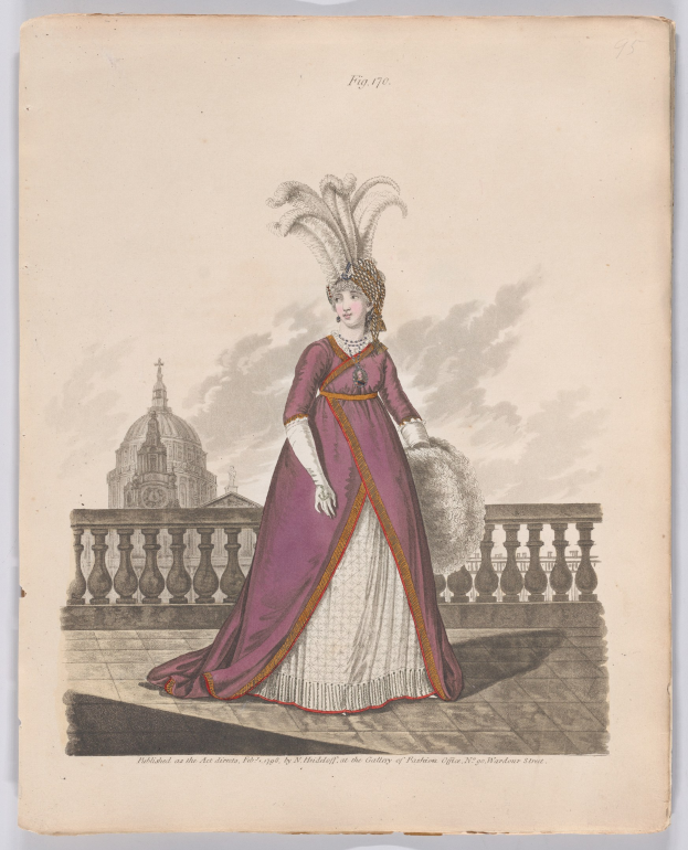 Frau in einem lila und weißen Kleid mit Federschmuck, die an einem Geländer steht, mit einem Gebäude und Wolken im Hintergrund, beschriftet mit "Fashion of New York, New York Street, 1790."