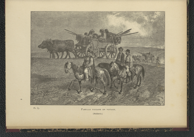 Eine Gruppe von Menschen, die auf Pferden reitet, mit einem Wagen in der Mitte, der mit Menschen gefüllt ist, Tiere im Hintergrund und Text unten.