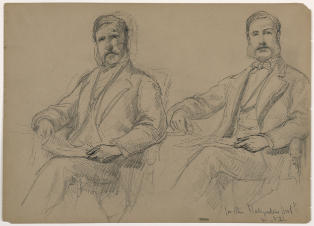 Zwei Männer in Anzügen sitzen nebeneinander auf Stühlen und blicken ernst auf ein Papier mit teilweise sichtbarem Text.